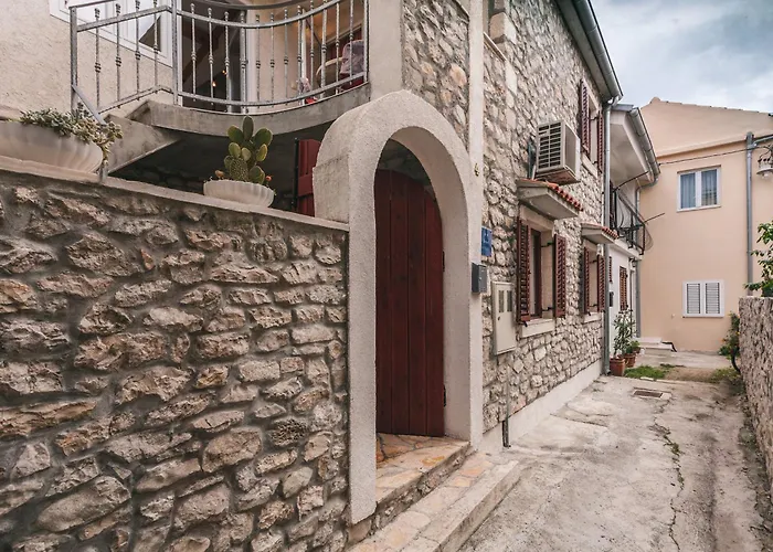 Heritage House Apola 펜션 비빈제