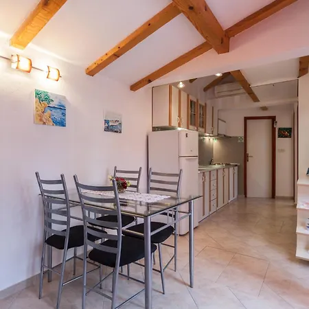 Heritage House Apola