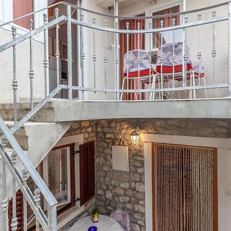 Vakantiehuis Heritage House Apola *