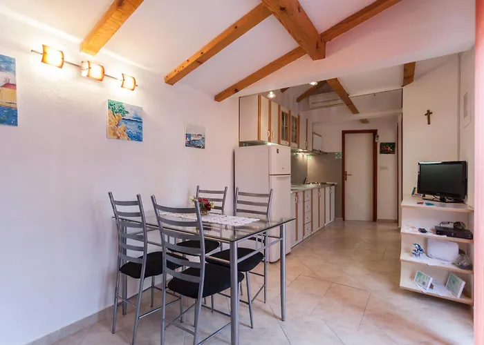 Heritage House Apola